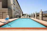 Swimming Pool Rodeway Inn & Suites