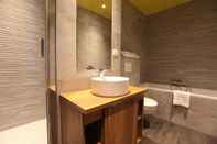 In-room Bathroom Best Western Hotel De Paris