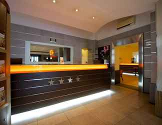 Lobi 2 Best Western Crystal Palace Hotel