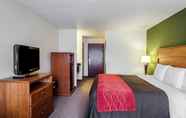 Bedroom 4 Comfort Inn and Suites Salem