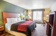 Bedroom 7 Comfort Inn and Suites Salem