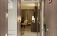 Bedroom 7 Golf Royal Hotel