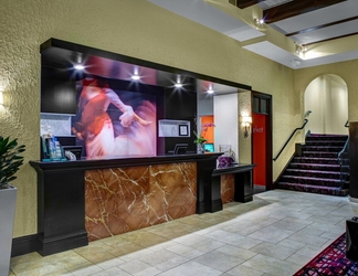 Lobby 2 Courtyard by Marriott Kansas City Country Club Plaza