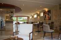 Bar, Cafe and Lounge Le Relais De Montigny - Logis