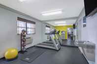 Fitness Center Days Inn by Wyndham Elmsford / White Plains