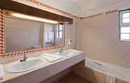 In-room Bathroom 5 Colina da Lapa & Villas