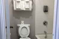 Toilet Kamar Astoria Rivershore Motel