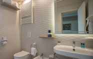 In-room Bathroom 6 Hotel Hermitage