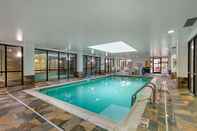 Swimming Pool Comfort Suites Near Potomac Mills