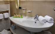 In-room Bathroom 4 Castellaro Golf Resort