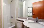In-room Bathroom 3 Microtel Inn & Suites by Wyndham Bridgeport