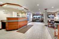 Lobby Microtel Inn & Suites by Wyndham Bridgeport