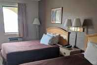 Bedroom Loyalty Inn Rockingham