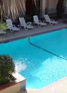 SWIMMING_POOL ฮาวเวิร์ด จอห์นสัน บาย วินด์แฮม ซานอันโตนิโอ/ศูนย์การแพทย์นอร์ธอีสต์