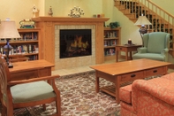 Lobby Country Inn & Suites by Radisson, El Dorado, AR