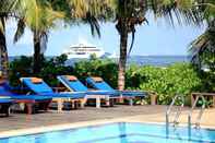 Swimming Pool Hulhule Island Hotel