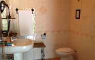 In-room Bathroom 3 Hotel Il Monastero