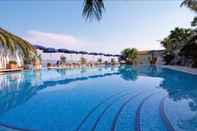 Swimming Pool Hotel Raito