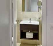 In-room Bathroom 2 HYB Eurocalas