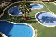Swimming Pool Apartamentos Turquesa Beach