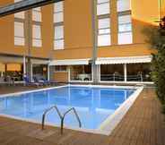 Swimming Pool 2 Hotel Mistral 2