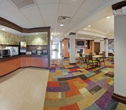 Restoran 6 Fairfield Inn & Suites by Marriott Warner Robins