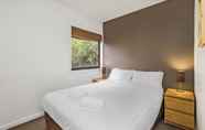 Kamar Tidur 4 Beacon Point Ocean View Villas