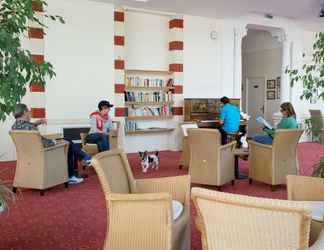 Lobby 2 Résidence de Tourisme Vacances Bleues Villa Régina