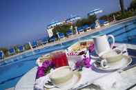 Swimming Pool TONICELLO Hotel Resort & SPA
