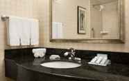 Toilet Kamar 4 Hilton Garden Inn Toronto-Vaughan