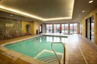 Swimming Pool Courtyard by Marriott Hamilton