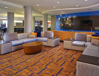 Lobby 2 Courtyard by Marriott Hamilton