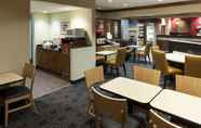 Restoran 5 TownePlace Suites by Marriott Texarkana