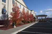 Exterior Harrisburg Inn and Suites