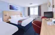 Bedroom 7 Travelodge Croydon Central