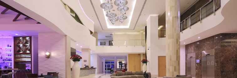 Lobby Dann Carlton Barranquilla