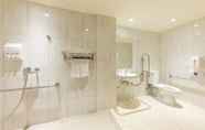 In-room Bathroom 6 Bitan Hotel