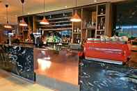 Bar, Cafe and Lounge Clayton Hotel Chiswick