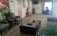 Lobi 6 Comfort Inn Downtown - University Area