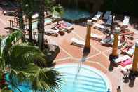 Swimming Pool Hotel Reymar