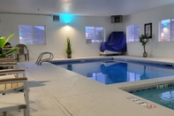 Swimming Pool Quality Inn & Suites Salina National Forest Area