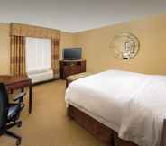 Bedroom 7 Hampton Inn & Suites San Antonio-Airport