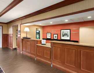 Lobby 2 Hampton Inn & Suites Williamsburg Historic District