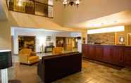 Lobi 5 Sleep Inn & Suites Conference Center