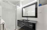 In-room Bathroom 5 Bay City Motel Geelong