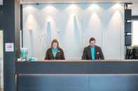 Lobby Motel One Hamburg - Altona