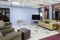 Lobby Travelodge by Wyndham Hardeeville