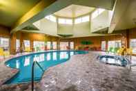 Swimming Pool Quality Inn Riviere-du-loup
