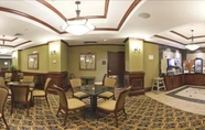 ร้านอาหาร 5 Holiday Inn Express & Suites Shawnee, an IHG Hotel