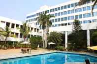 Swimming Pool Hotel Maurya